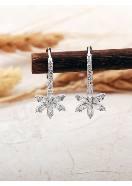 Taşlı Lotus Çiçeği Rodyumlu Gümüş Halka Küpe 7395