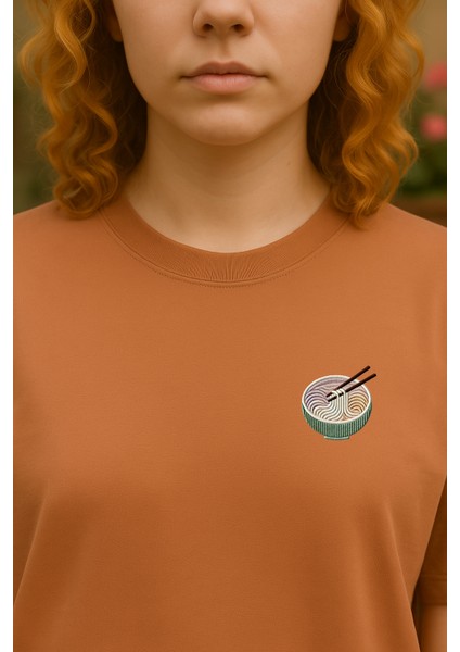 Noodle Baskılı Unisex %100 Pamuk Oversize Bisiklet Yaka Kahverengi T-Shirt fırsatları