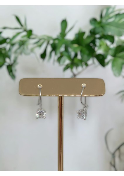 925 Ayar Gümüş Kanca Model Tek Taş Küpe – Zarif ve Şık Tasarım