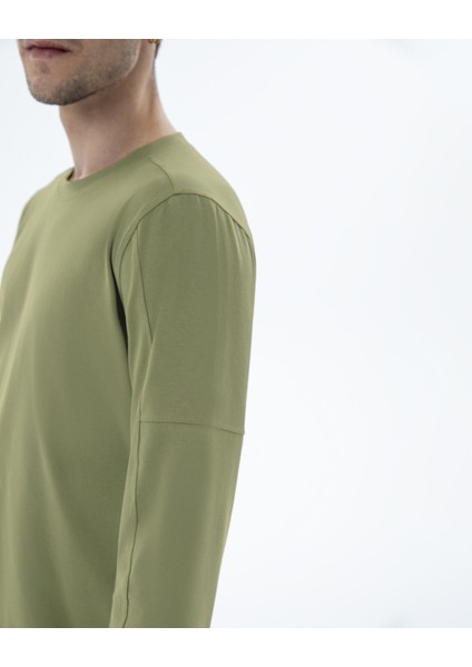 Erkek Açık Yeşil Uzun Kollu T-Shirt - Organik Pamuk, Çift Kat Omuz Paneli, Bisiklet Yaka, Nefes Alan İnce Katman fiyatları