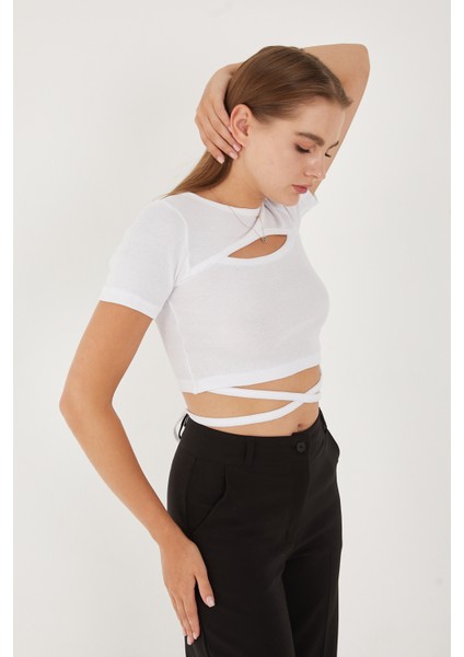 Kadın Kısa Kollu Göğüs Dekolte Detaylı Ipli Çapraz Bağlamalı Pamuklu Fitilli Bluz Crop Top modelleri