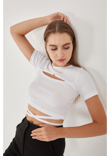 Kadın Kısa Kollu Göğüs Dekolte Detaylı Ipli Çapraz Bağlamalı Pamuklu Fitilli Bluz Crop Top