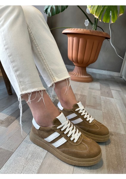 Esta Kadın Deri Rahat Tabanlı Sneakers Ayakkabı fiyatları