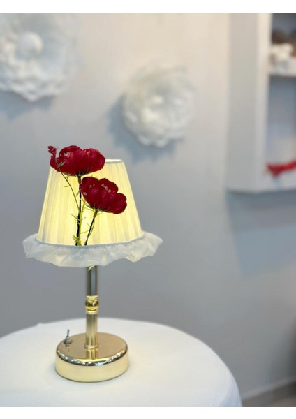 Ipek Gelincik Kablosuz Pilli Masa Lambası, Uzun Parlak Gold, Krem Renkli fırsatları