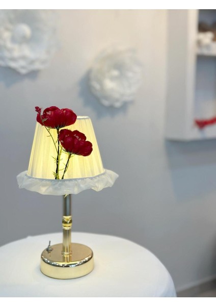 Ipek Gelincik Kablosuz Pilli Masa Lambası, Uzun Parlak Gold, Krem Renkli