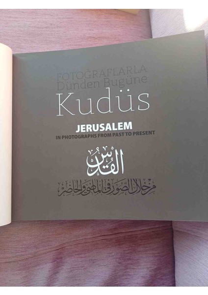 Fotoğraflarla Dünden Bugüne Kudüs / Jerusalem In Photographs From Past To Present 2022 Yili 3,baski 240 Sayfa 2,el Cok Temiz Kondisyonda modelleri