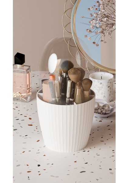 Şeffaf Kapaklı Hijyenik Makyaj ve Kozmetik Düzenleyici, Beyaz Renkli.