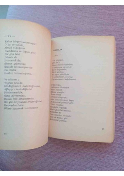 Istanbul Düşü Bütün Şiirleri ( Imzalı) 1983 Basim Imzali 288 Sayfa 2,el Cok Temiz Kondisyonda Necdet Evliyagil'in Tüm Şiirlerini Içeren "istanbul Düşü" indirimleri