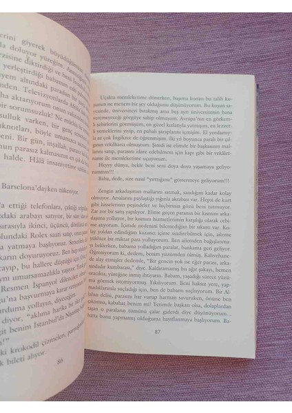 Ayşe Kulin'in "bir Yokmuş Bir Varmış" Romanı, Süslü Desenleri ve Klasik Tasarımıyla Mavi Kapaklıdır. 2006 Basim 286 Sayfa 2,el Cok Temiz Kondisyonda