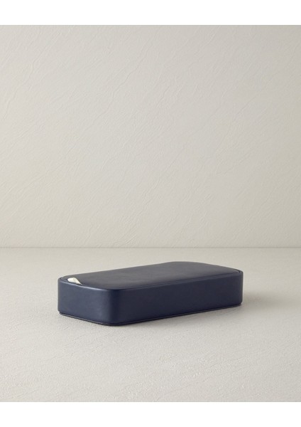 Lacivert Deri Takı Kutusu, Şık ve Zarif Saklama Çözümü