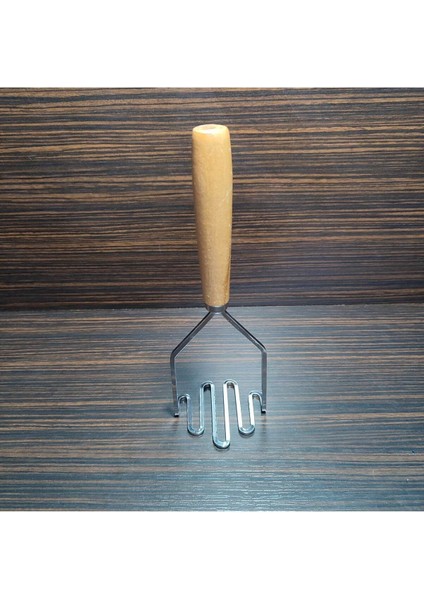 Ahşap Saplı, Patates Ezici, Patates Ezeceği, Kıvrımlı Tek Parça Paslanmaz Kalın Çelikten Mamüldür. fiyatları