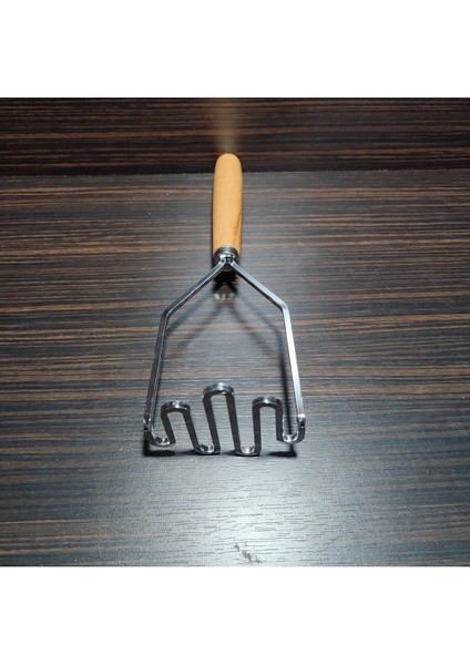 Ahşap Saplı, Patates Ezici, Patates Ezeceği, Kıvrımlı Tek Parça Paslanmaz Kalın Çelikten Mamüldür. modelleri