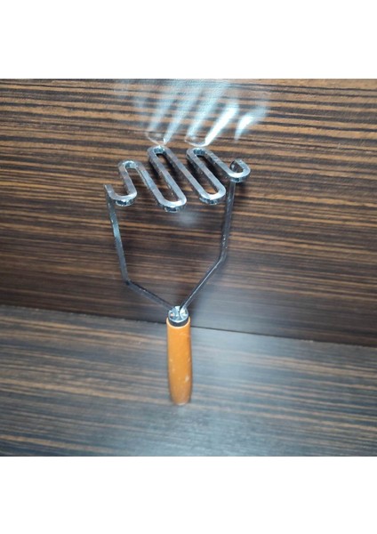 Ahşap Saplı, Patates Ezici, Patates Ezeceği, Kıvrımlı Tek Parça Paslanmaz Kalın Çelikten Mamüldür. fırsatları