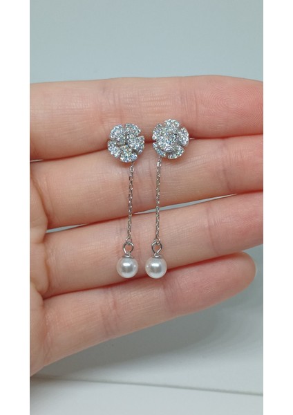 925 Ayar Taşlı Çiçek Figürlü Inci Sallantılı Gümüş Küpe – Zarif ve Işıltılı Tasarım fiyatları