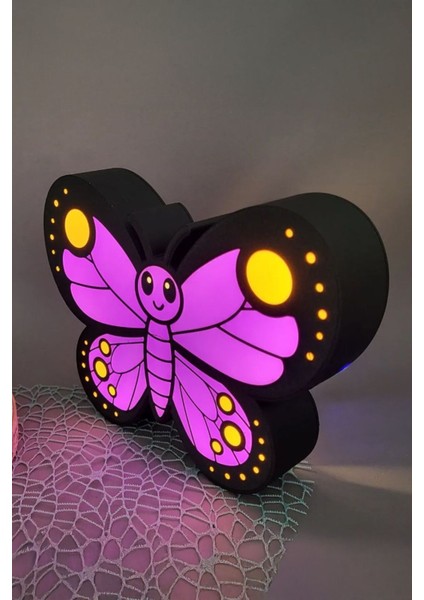 Renkli Kelebek Tasarımlı Sehpa Lambası, Odanıza Şıklık Katacak Güzel Bir Seçim