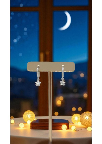 925 Ayar Taşlı Ay Yıldız Sallantılı Gümüş Küpe – Zarif ve Işıltılı Tasarım fiyatları