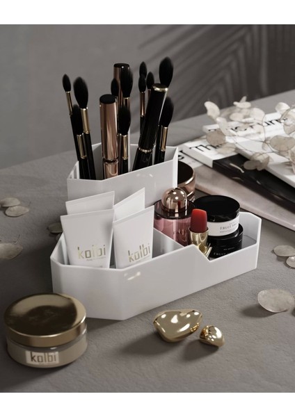 Üç Bölmeli Şık Makyaj ve Kozmetik Düzenleyici Organizer fırsatları