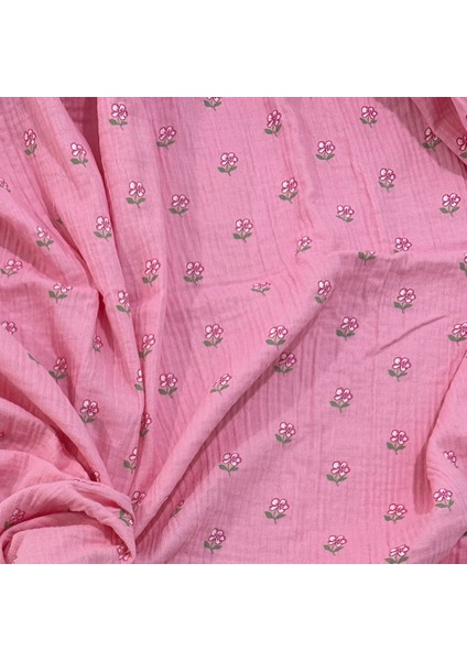 %100 Pamuk Müslin Kumaş – Pembe Zemin Üzeri Mini Çiçek Desenli – Yumuşak, Nefes Alabilen, Cilt Dostu Kumaş – En: 150 cm – Giyim, Bebek ve Ev Tekstili Için Uygun
