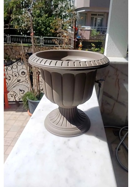 1,5 Litre Ayaklı Dekoratif Çiçek Saksı Skulent Saksı Iç ve Dış Mekan