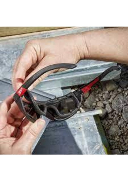 Yüksek Kaliteli Koruyucu Güvenlik Gözlüğü, Polarize ve Contalı Tasarım fırsatları