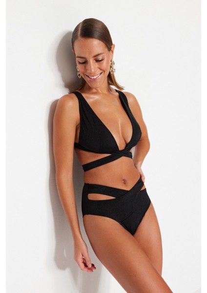 Shopeonly Siyah Üçgen Pencereli Yüksek Bel Toparlayıcı Bikini Takımı fiyatları