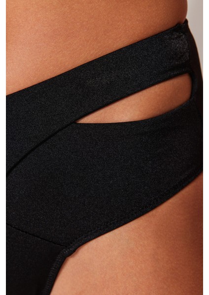 Shopeonly Siyah Üçgen Pencereli Yüksek Bel Toparlayıcı Bikini Takımı indirimleri