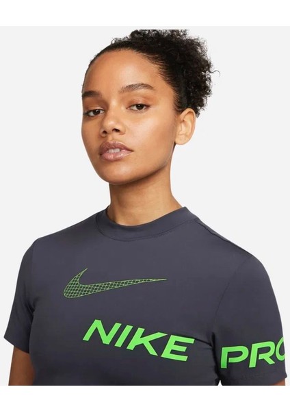 Pro Dri-Fit Cropped Graphic Training Short-Sleeve Kadın Tişört DX0078-015 modelleri