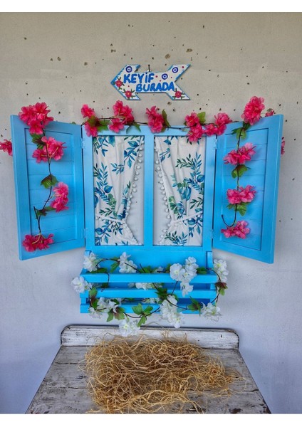 Açık Mavi Ahşap Pencere ve Ok Seti, Bahçe ve Balkon Dekoru Için Güzel Seçenek