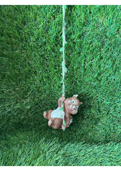 Bahçe ve Balkona Neşe Katacak Sevimli Sincap Duvar Dekoru, Kahverengi Renk Seçeneğiyle fırsatları