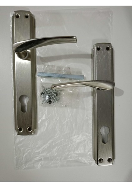 Nikel Saten Kapı Kolu, Aynalı Tasarım, Şık ve Dayanıklı Kullanım Sağlar. modelleri