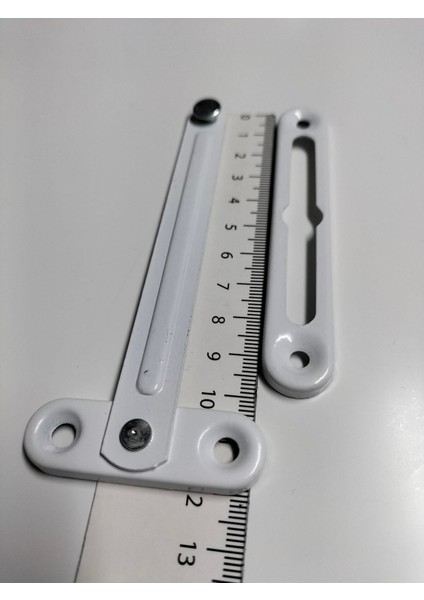 Beyaz Metal Banyo ve Pencere Makası, Dayanıklı ve Pratik Kullanım Sağlar.