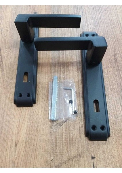 Şık Aynalı Kapı Kolu Mat Siyah, Modern ve Dayanıklı Tasarım modelleri