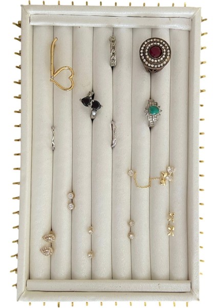 Şık Ayaklı Takı Sergileme Standı, Bej Renk, Düzenli ve Estetik Gösterim Sağlar modelleri