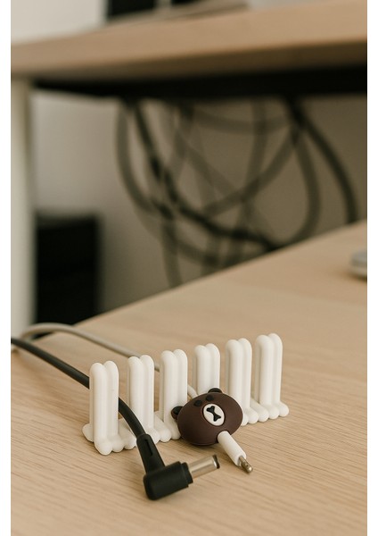 Masaüstü Kablo Tutucu | Ofis ve Çalışma Masası Özel Tasarım