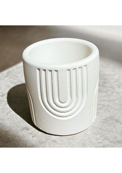 Beyaz Spiral Desenli Beton Saksı ve Mumluk, Şık ve Doğal Dekorasyon Ürünü