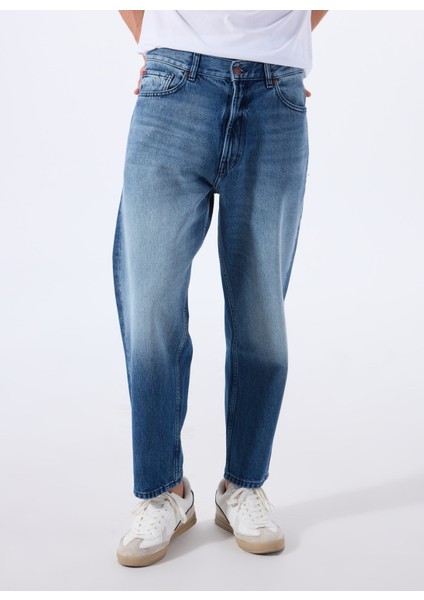 Normal Bel Tapered Fit Mavi Erkek Denim Pantolon 50537707_HUGO 838 10263121 03 modelleri