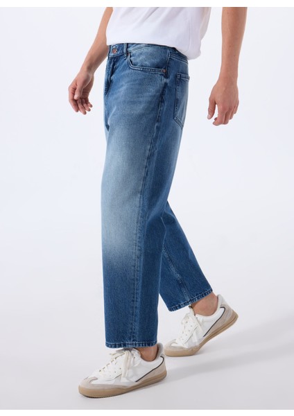 Normal Bel Tapered Fit Mavi Erkek Denim Pantolon 50537707_HUGO 838 10263121 03 fırsatları