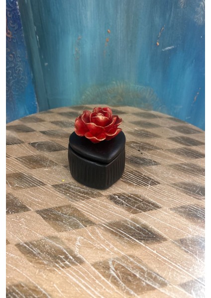 Şık Siyah Takı Kutusu, Zarif ve Kullanışlı Saklama Çözümü