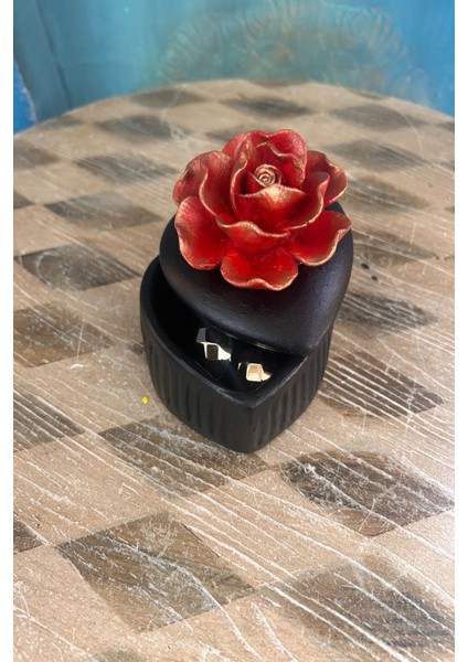 Şık Siyah Takı Kutusu, Zarif ve Kullanışlı Saklama Çözümü fırsatları