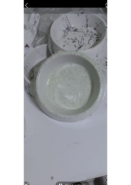 Beyaz Fosforlu Mama Kabı, Şık Tasarım, Kullanışlı ve Hijyenik. fiyatları