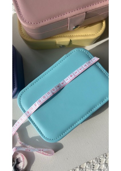 Şık ve Taşınabilir Küçük Takı Kutusu, Renkli ve Pratik Seyahat Aksesuarı