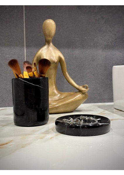 Siyah Mermer 2'li Set: Makyaj Fırçalık ve Yüzüklük fırsatları