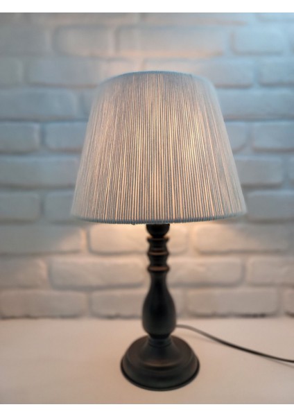 El Yapımı Siyah Rustik Metal Ayaklı Ip ve Kagıt Örme Abajur Masa Lambası