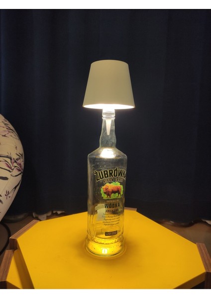 Beyaz 3 Kademe Dokunmatik Şarjlı Abajur Şişe, USB Girişli, Özel Tasarım