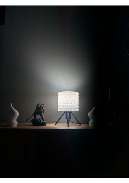 Şık Modern Abajur, Dekoratif Masa Lambası, Yatak Odası, Salon ve Ofis Aydınlatması indirimleri