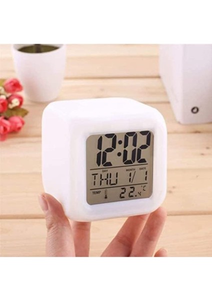 Renkli LED Işıklı Dijital Masa Saati, Pilli Termometre ve Alarm Fonksiyonlu