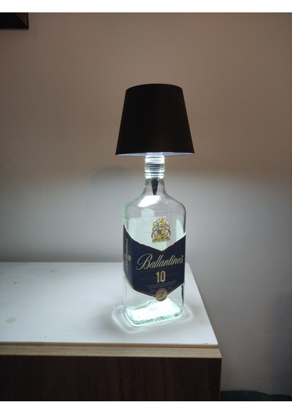 3 Kademe Dokunmatik Abajur, USB Şarjlı, Şık Siyah Tasarım