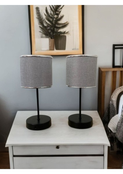 Şık Gri Kumaş Abajur, Şerit Detaylı, Siyah Ayak, Salon ve Yatak Odası Için Ideal