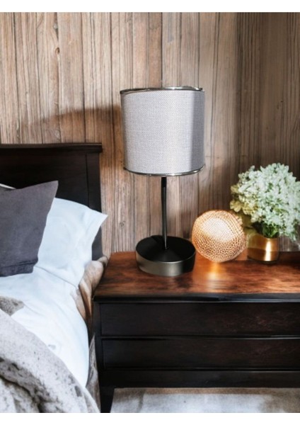 Şık Gri Kumaş Abajur, Şerit Detaylı, Siyah Ayak, Salon ve Yatak Odası Için Ideal fiyatları