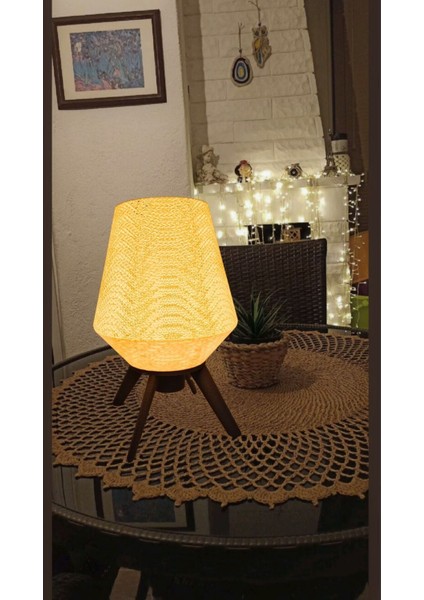 Kahverengi Hasır Görünümlü Ayaklı Abajur, Özel Tasarım, Hafif ve Şık Aydınlatma Parçası